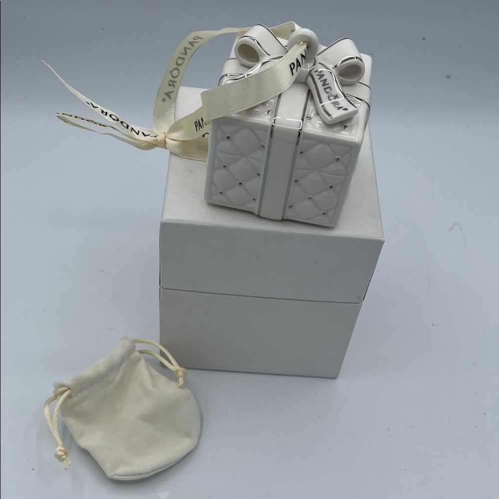 Pandora Cream Quilted Gift Box Bag Ceramic Charming Beautiful Exciting